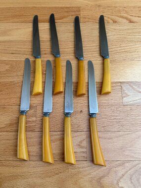 Vintage Burns MFG CO Set of 8 Bakelite Dinner Knives